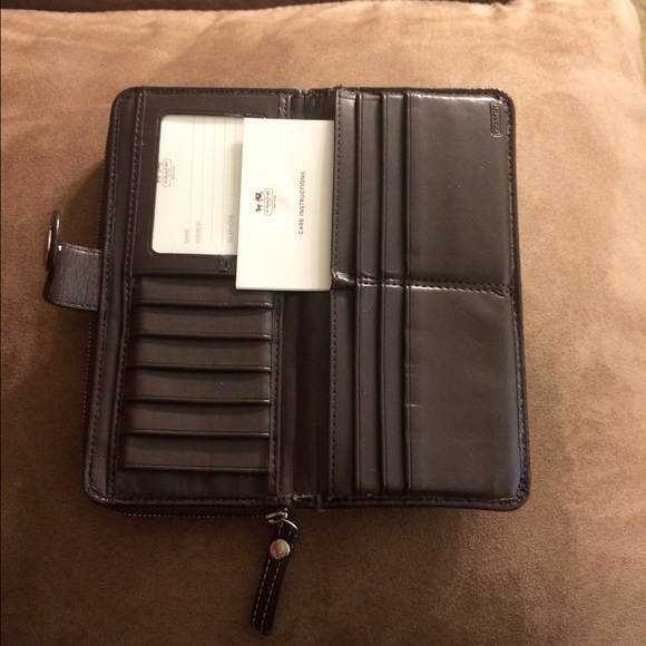 Authentic Coach wallet - Picture 4 of 4