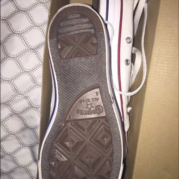 New with box converses!!! I got them too small:(
