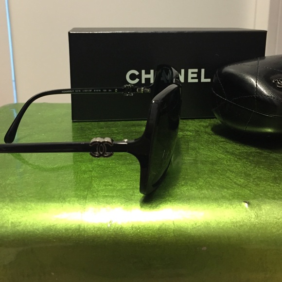 AUTHENTIC Chanel sunglasses