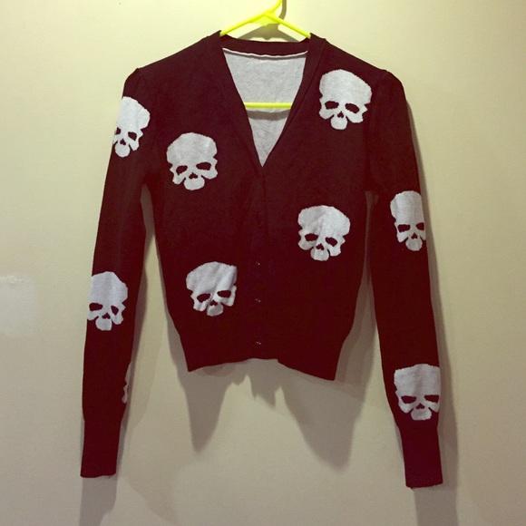 Adorable rockabilly skull sweater