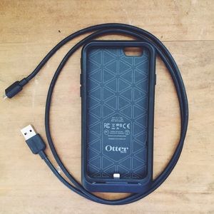 NWOT- iPhone 6 Resurgence Otterbox Charging Case