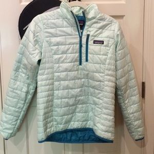 Patagonia women's mint colored thermal pullover