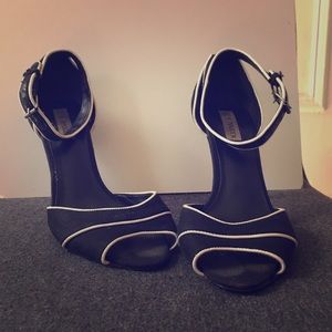 Black strappy sandals w/ white trim- steve madden