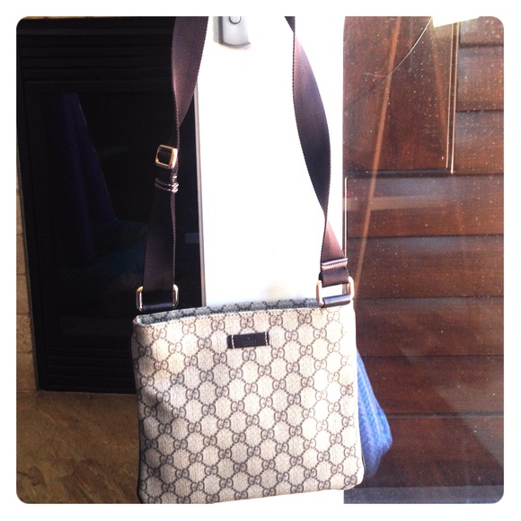 Authentic Gucci Messenger bag. Like new condition.