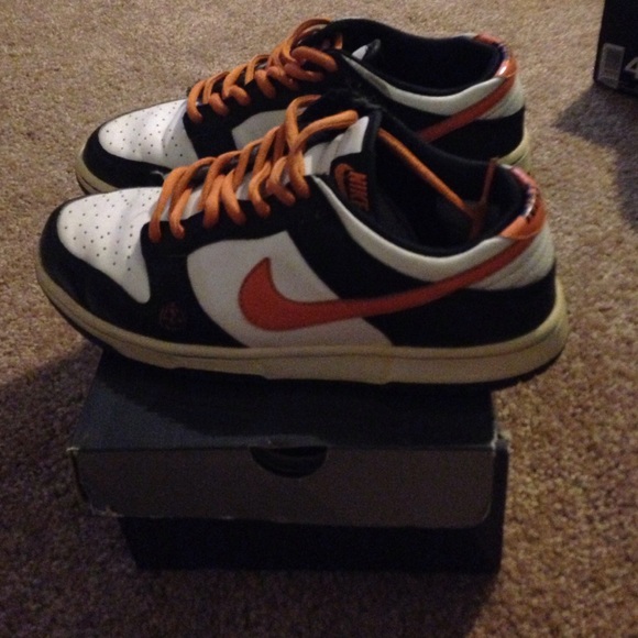 Rare Halloween addiction Nike low dunks - Picture 3 of 4