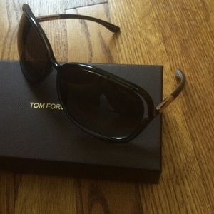 Tom Ford Raquel Sunglasses
