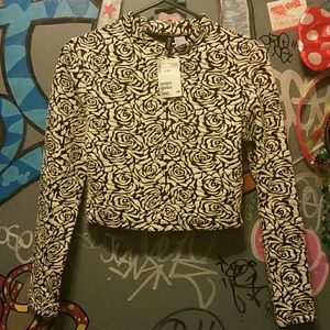 Long sleeved crop top