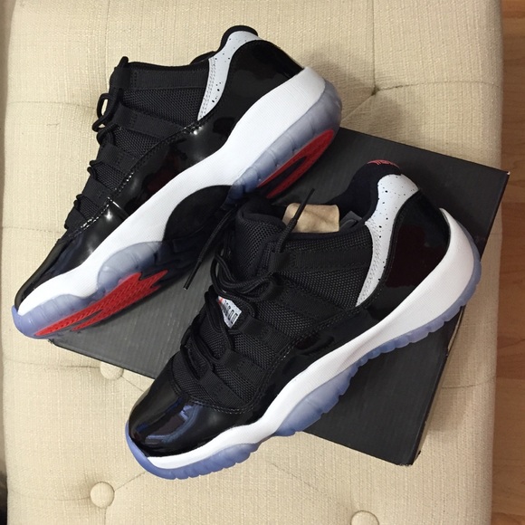 Jordan XI Retro Low (GS) - Picture 3 of 4