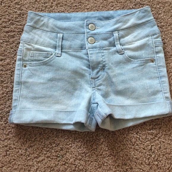 Light wash shorts - Picture 1 of 2