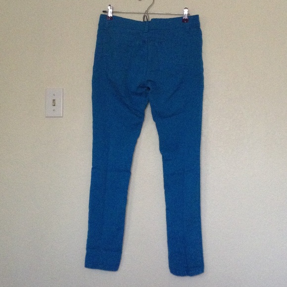Rue 21 size 5/6 bright blue jeans - Picture 2 of 2