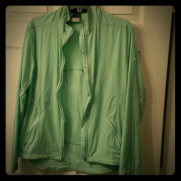 ❌SOLD❌ NWOT Nike windbreaker