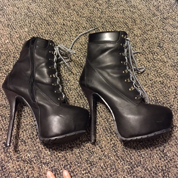 High boots - Picture 2 of 4