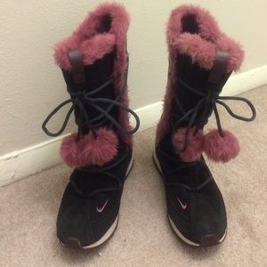 Nike snow boots