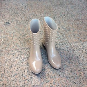 Water proof rain boots