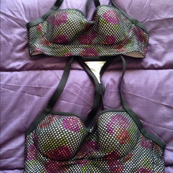 VictoriaSecret sports bra