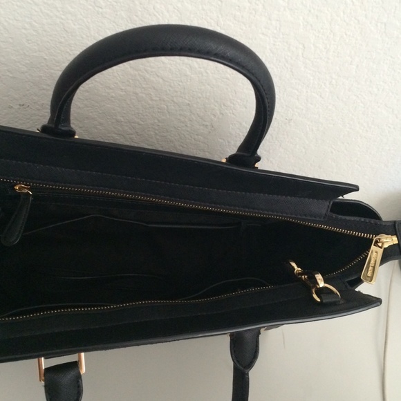 Authentic Black Michael Kors Large Selma Bag - Picture 2 of 3