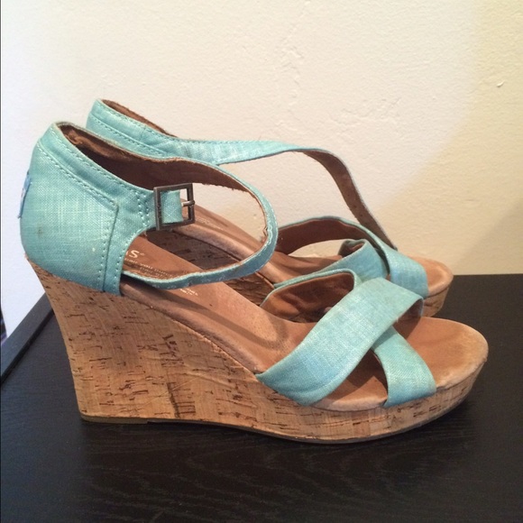 Aqua TOMS wedges!