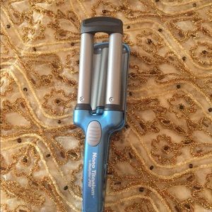 Mini hair waver