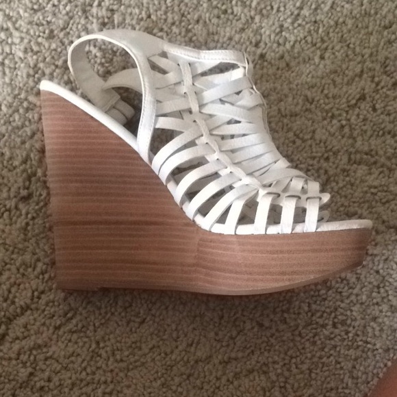 ‼️SALE‼️NWOT Bakers white sandal pumps - Picture 2 of 3