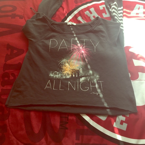 Party all night cropped sweatshirt😝😎