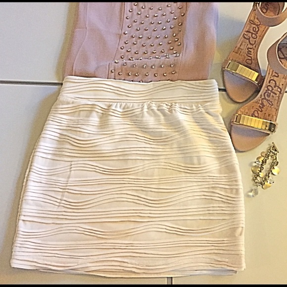 Urban Outfitters Dresses & Skirts - Urban Outfitters Cream Color Textured Skirt