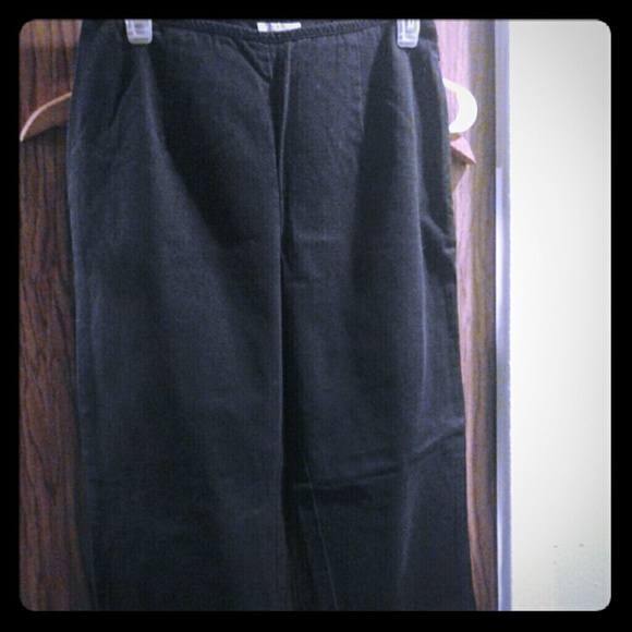 Ann Taylor Black capri great for office - Picture 1 of 3