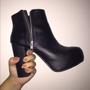 Flash sale! H&M black zip platform booties
