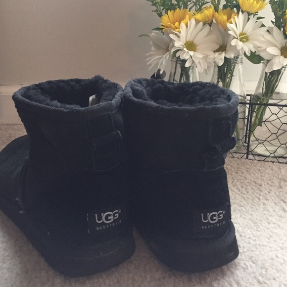 🎉🎉Authentic Black Uggs🎉🎉