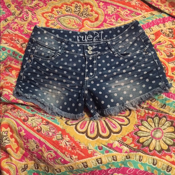 Super cute polka dot shorts!