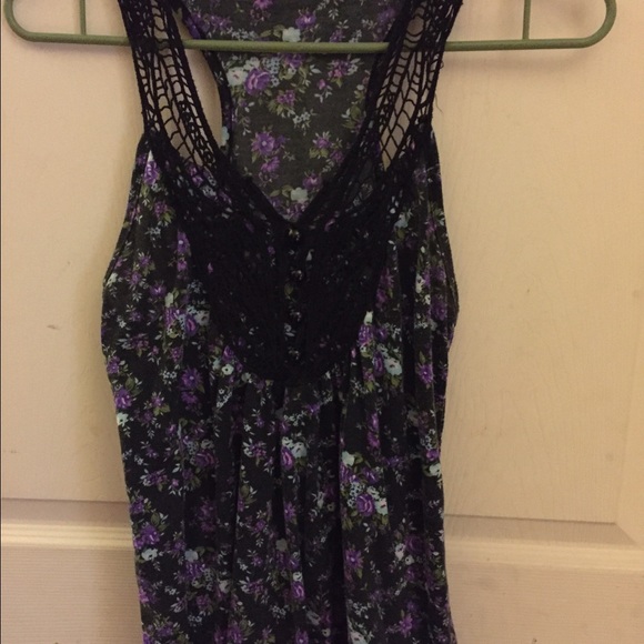 💥REDUCED💥 Flowery tank