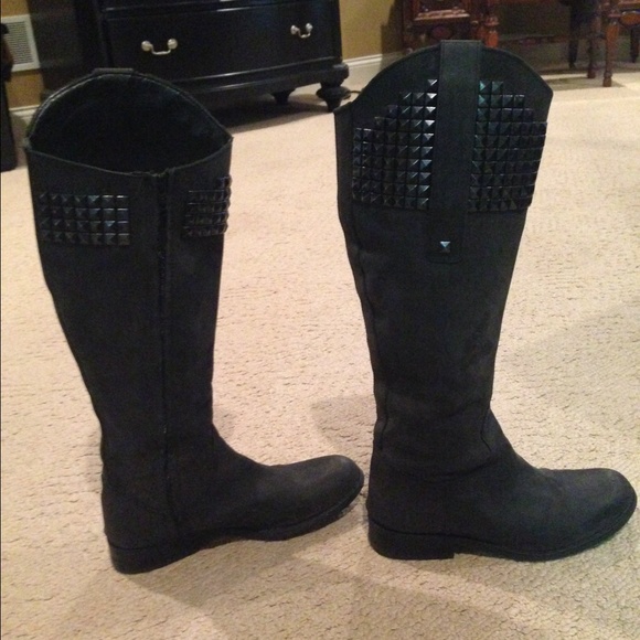 Black Boots
