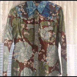 Ladies True Religion and Ralph Lauren tops.