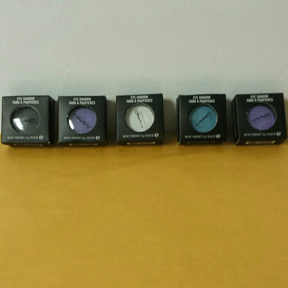 BNIB LOT of 5 MAC eyeshadows