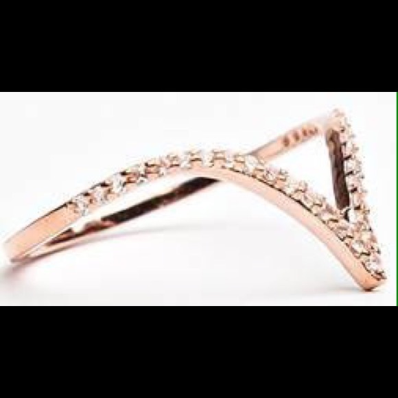 "V" Ring