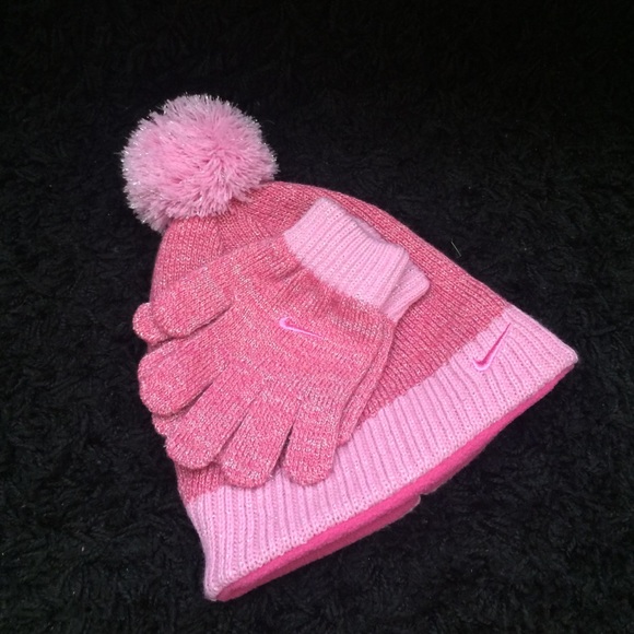 Kids Nike hat & glove set