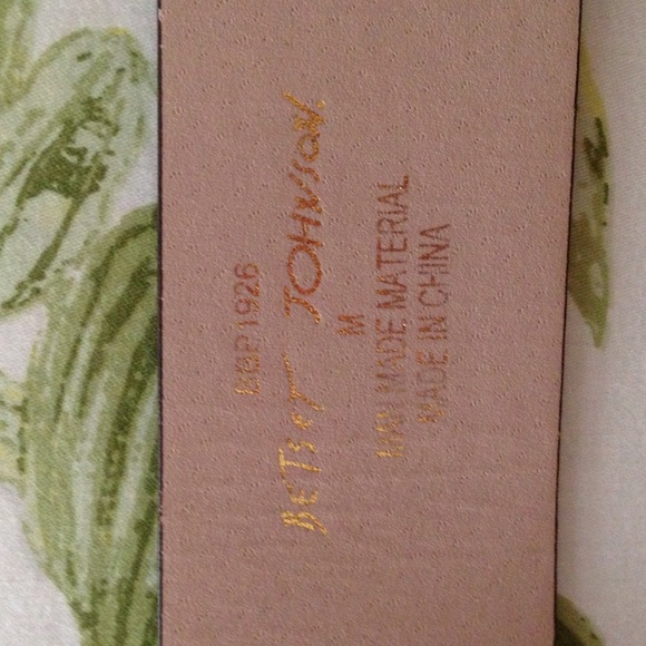 Betsey Johnson belt - Picture 2 of 3