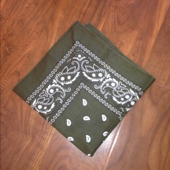 2 bandanas