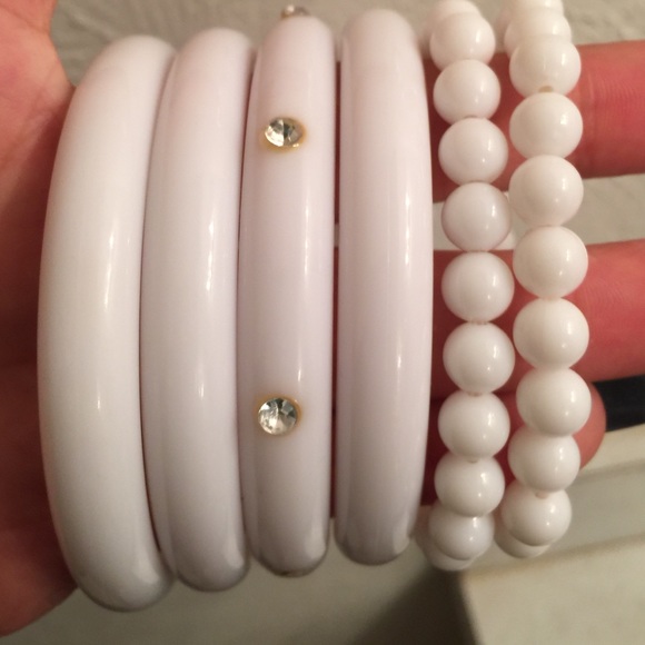 Necklace and bracelet set