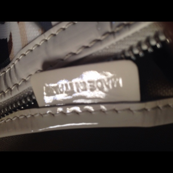 Authentic Burberry Crossbody. Med-Large. - Picture 2 of 4