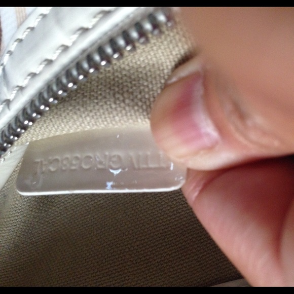 Authentic Burberry Crossbody. Med-Large. - Picture 3 of 4