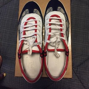 Authentic Navy blue Gucci logo print sneakers.