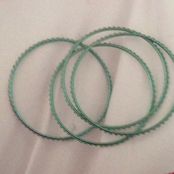 Four turquoise bracelets - Picture 1 of 2