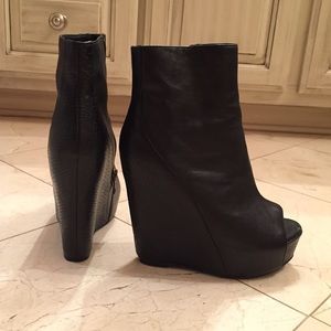 Steve Madden • Black Leather Wedge Bootie