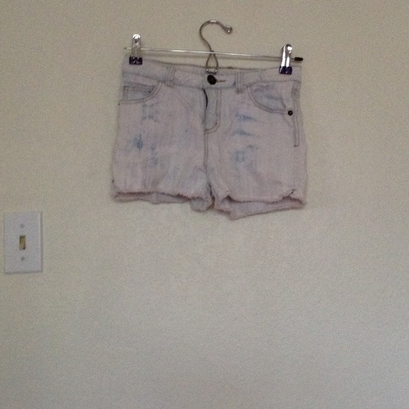 Girls White with blue shorts - Picture 1 of 2