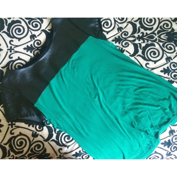 🚫sold🚫Leather Detail Top🎀 - Picture 2 of 2