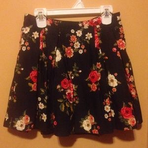 Forever 21 pleated floral skirt
