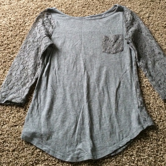 Quarter sleeves lace shirt