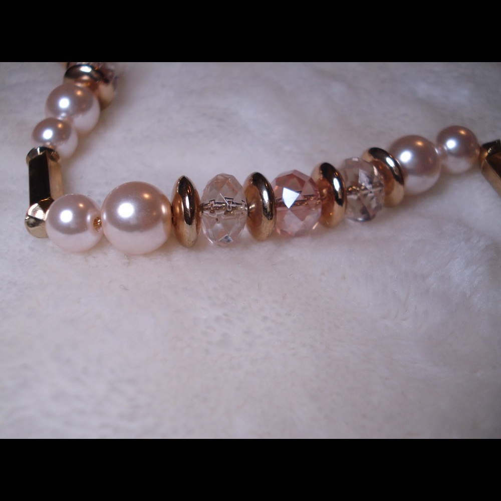 Necklace 💟 Gold Chain with Pearl and Rose Beads