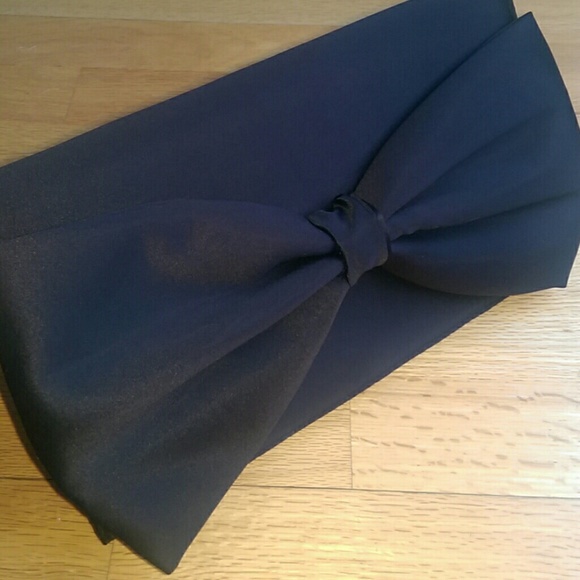 NWOT Oversized Black Bow Clutch