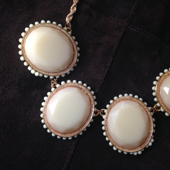 Necklace 🌼 Gold Chain with Buttercup Stones